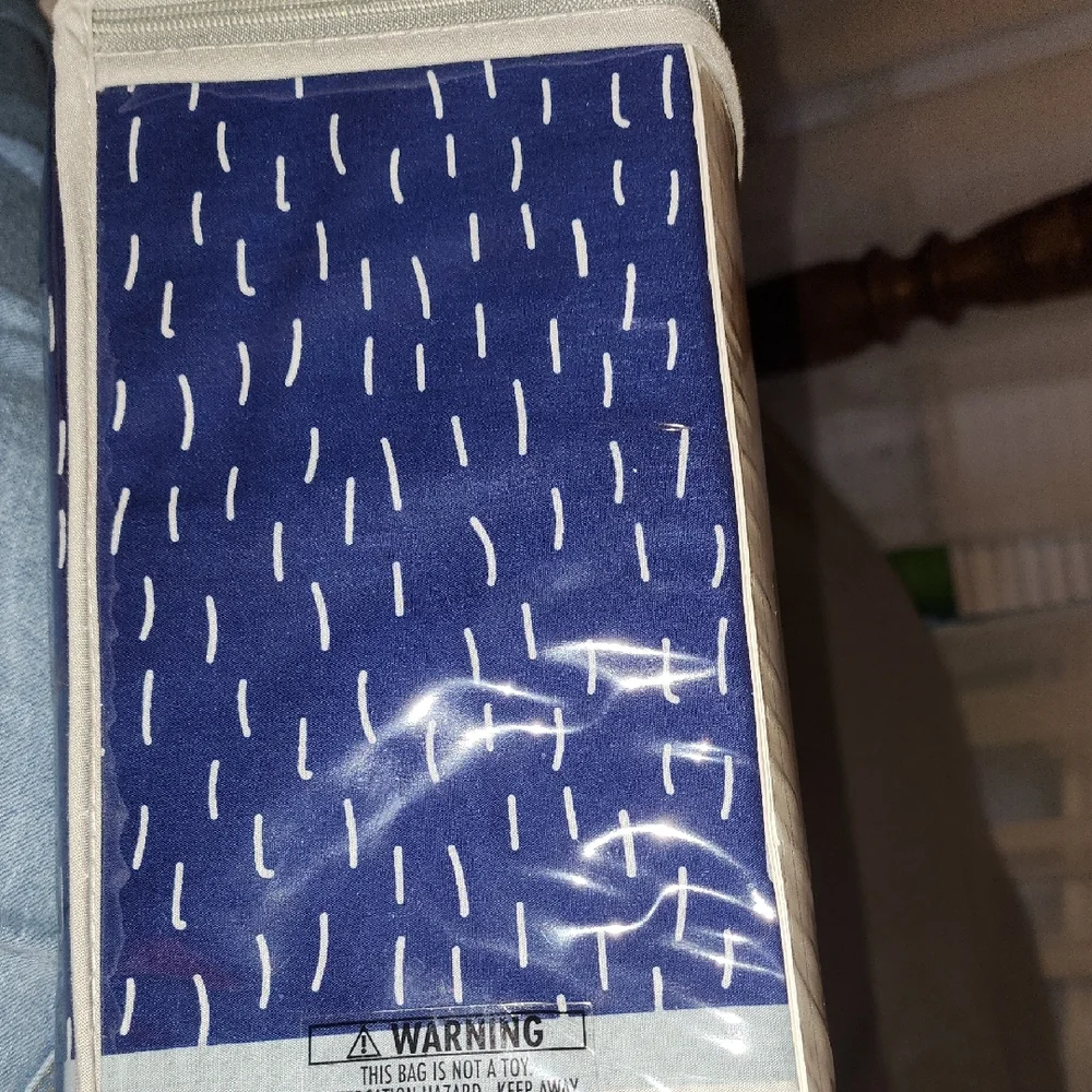 ONE WORLD Mint and Navy Comforter